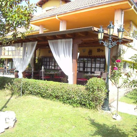 Hosteria Las Fuentes Rubayo Exterior foto