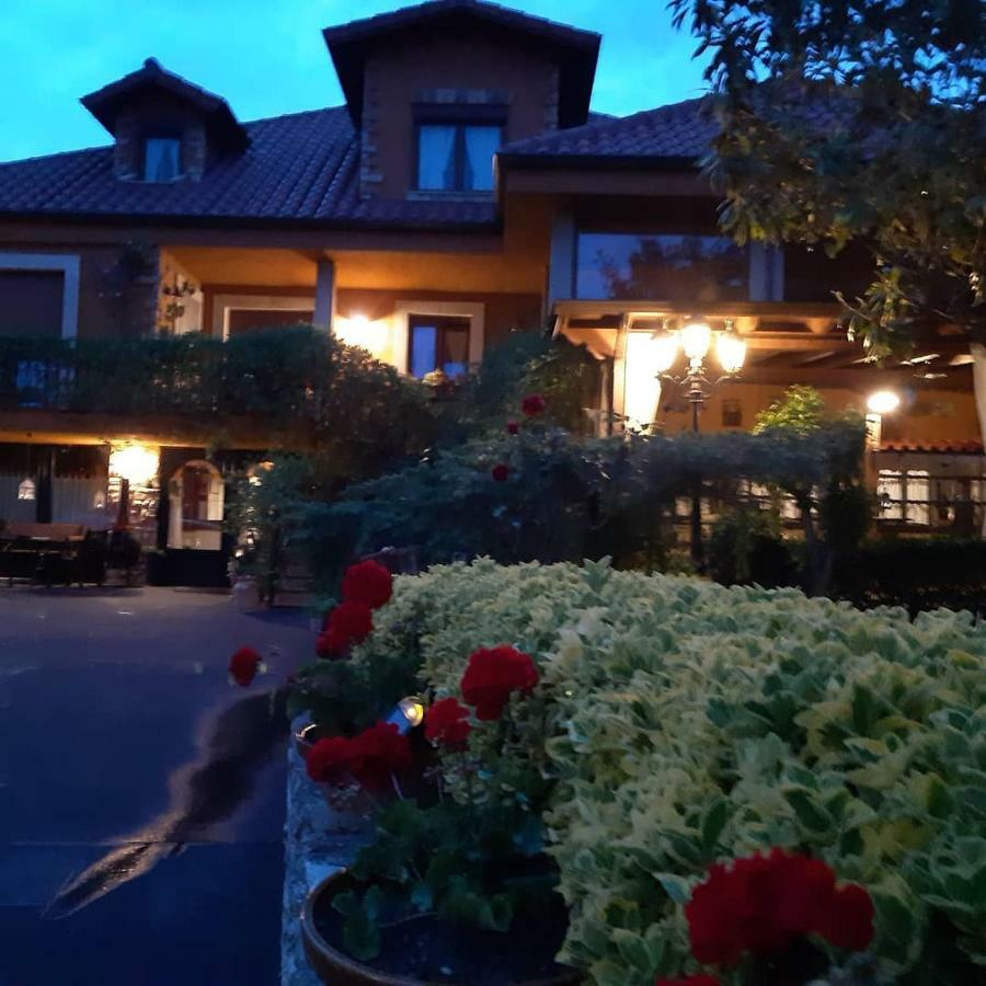 Hosteria Las Fuentes Rubayo Exterior foto